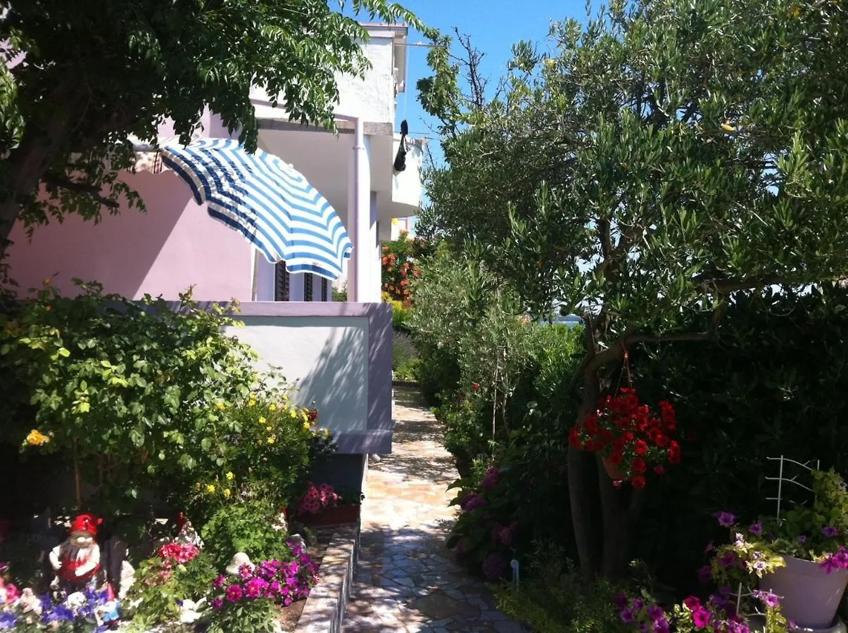Apartments With A Parking Space Kampor, Rab - 4985  Kampor